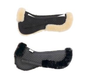  Podkładka z futerkiem i 2 kieszeniami na dodatkowe wkładki korekcyjne.