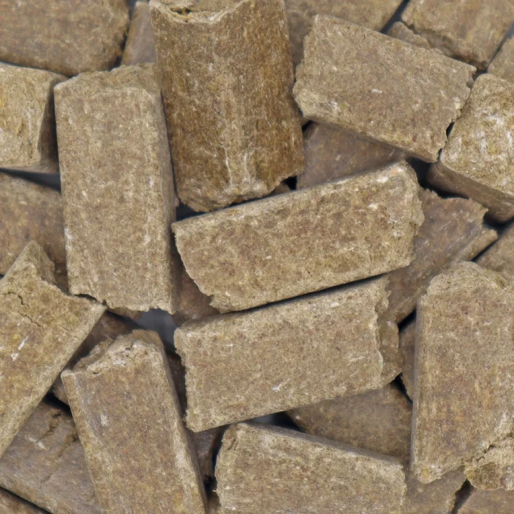mineral-bricks-kompleks-witamin-i-mineralow-w-formie-nagrody-4kg-2.webp
