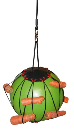 Piłka zawieszana dla konia, ze sznurkami na smakołyki Kerbl