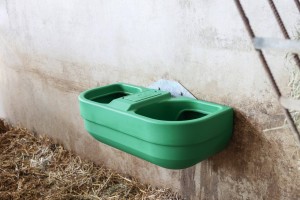 Poidło S60, podwójne, 58 l, montaż ścienny/rurkowy, tworzywo sztuczne, Kerbl